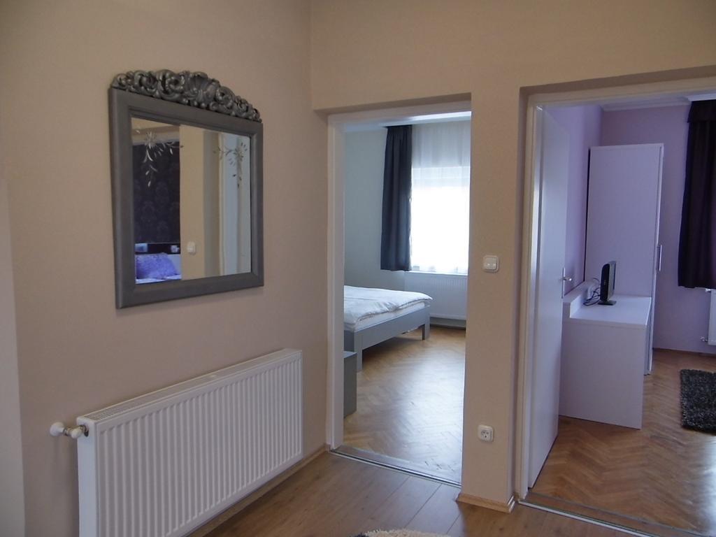 Alfa Apartman Sarvar Room photo