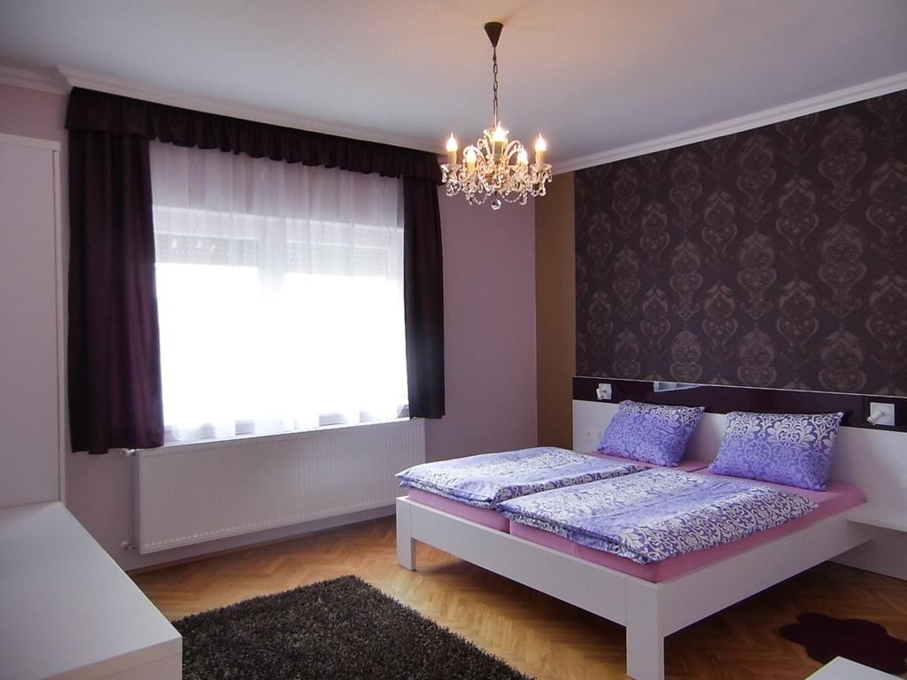 Alfa Apartman Sarvar Room photo