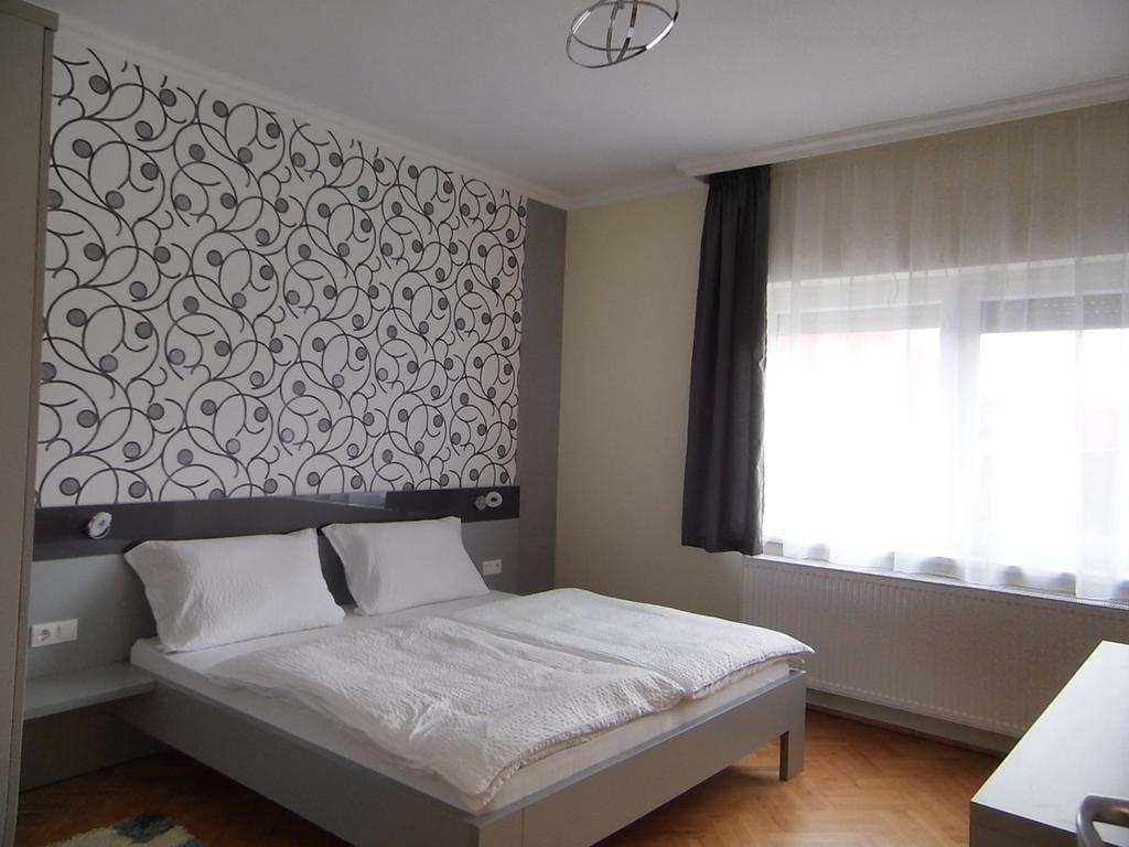 Alfa Apartman Sarvar Room photo
